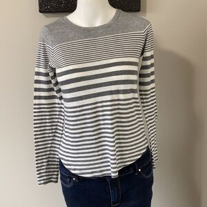 VINCE GRAY AND WHITE STRIPED LONG SLEEVE TOP Crewneck Sz XS
